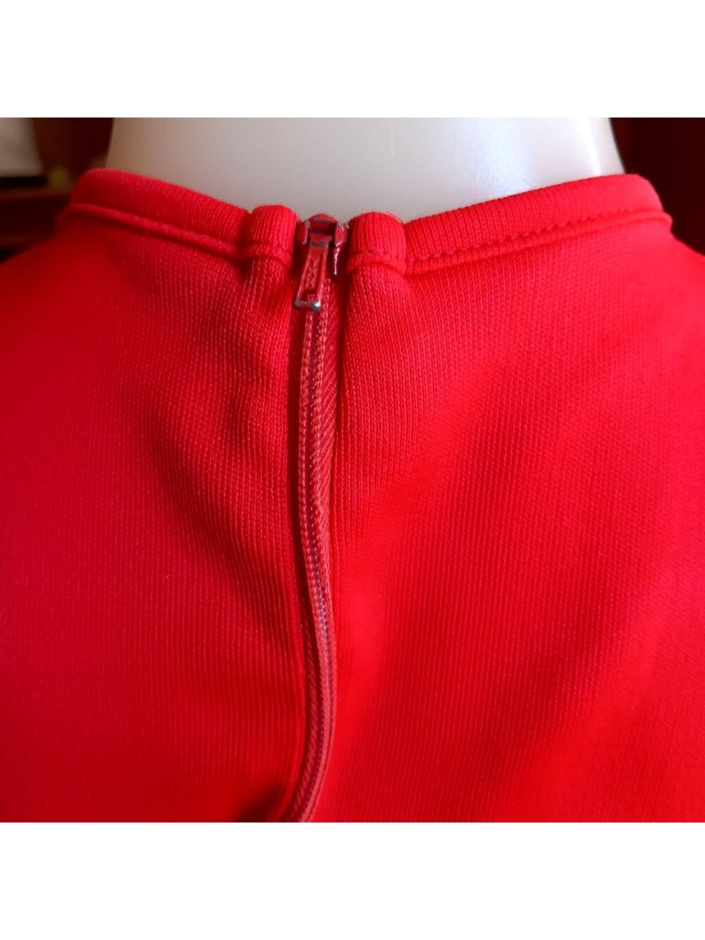 Vintage Womens T-shirt Top LARGE Polyester Slinky Sleeveless HOT RED Zipback 80s